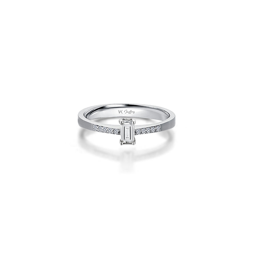 Nora Baguette 18K Gold Diamond Ring